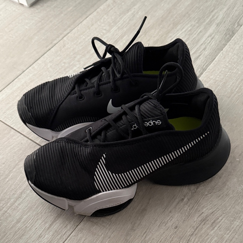 Nike Black and White Women's Sneakers